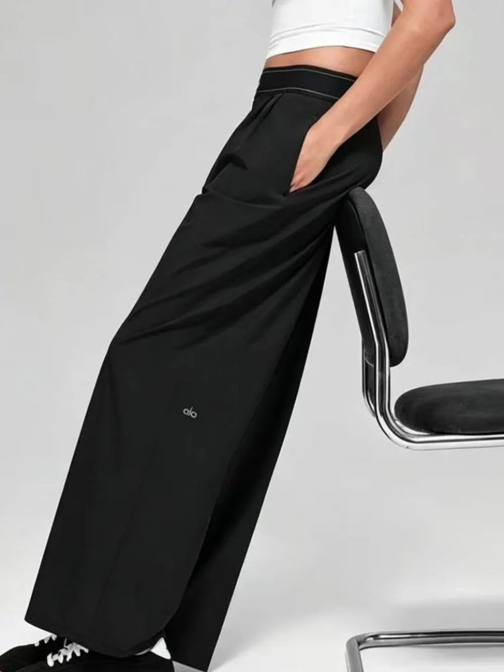 NWT 😘💛 ALO Yoga Women's Suit Up Trouser Classic Black,Straight legs,Casual